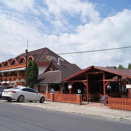 Retro Hotel MERID Zamárdi Esterno foto