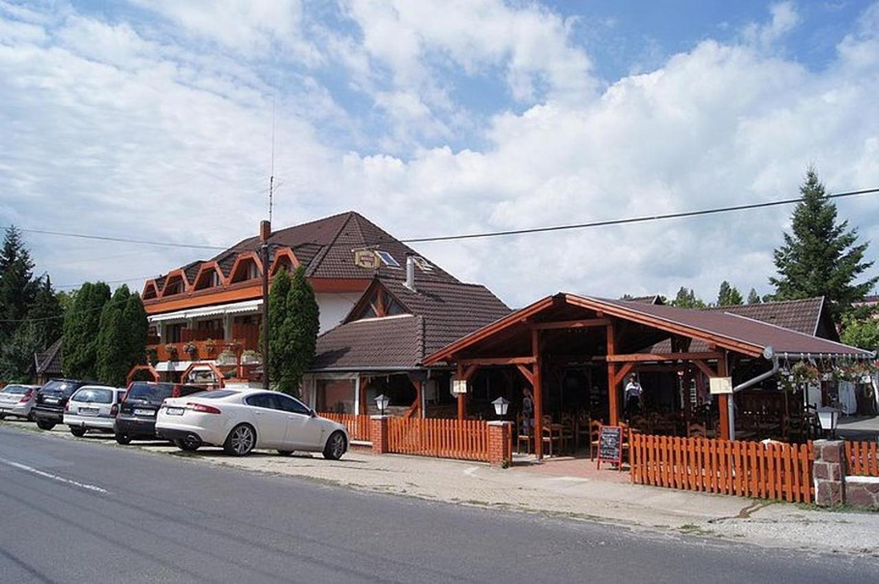 Retro Hotel MERID Zamárdi Esterno foto