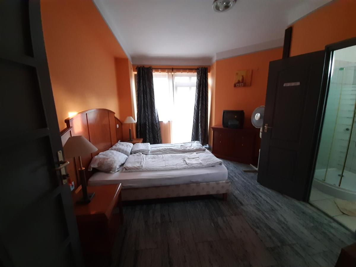 Retro Hotel MERID Zamárdi Esterno foto